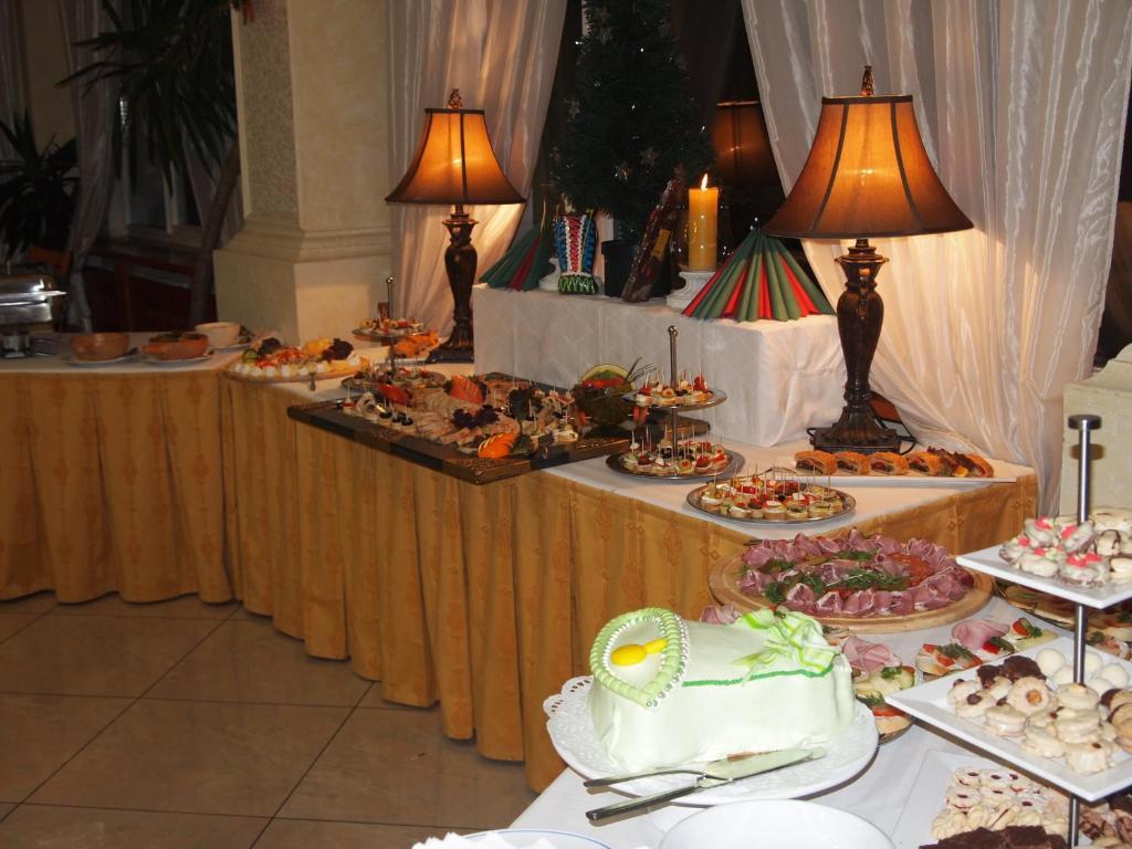 Hotel Bila Ruze Pisek  Ngoại thất bức ảnh