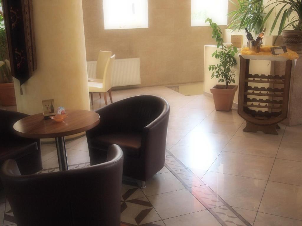 Hotel Bila Ruze Pisek  Ngoại thất bức ảnh