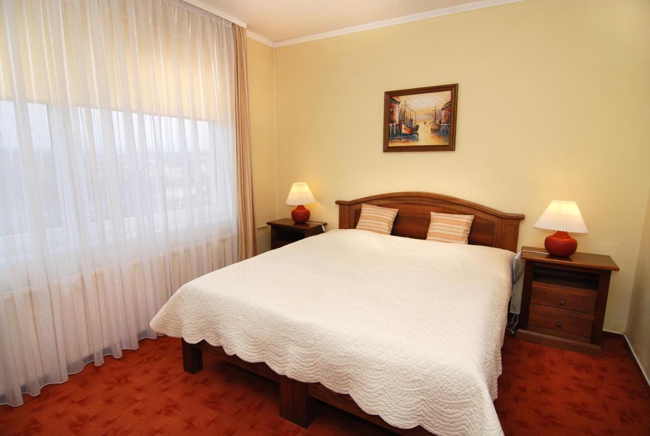 Hotel Bila Ruze Pisek  Ngoại thất bức ảnh