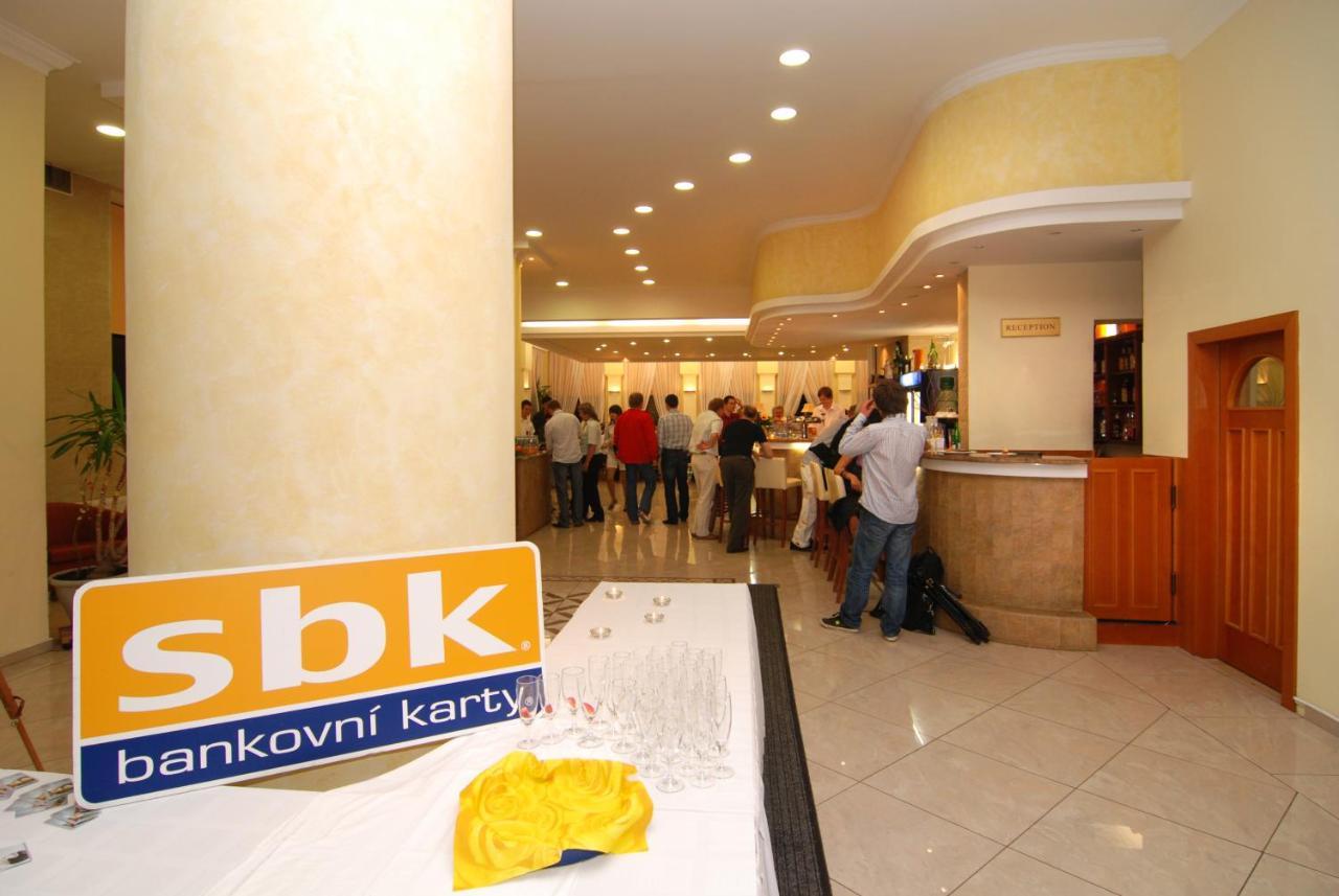 Hotel Bila Ruze Pisek  Ngoại thất bức ảnh