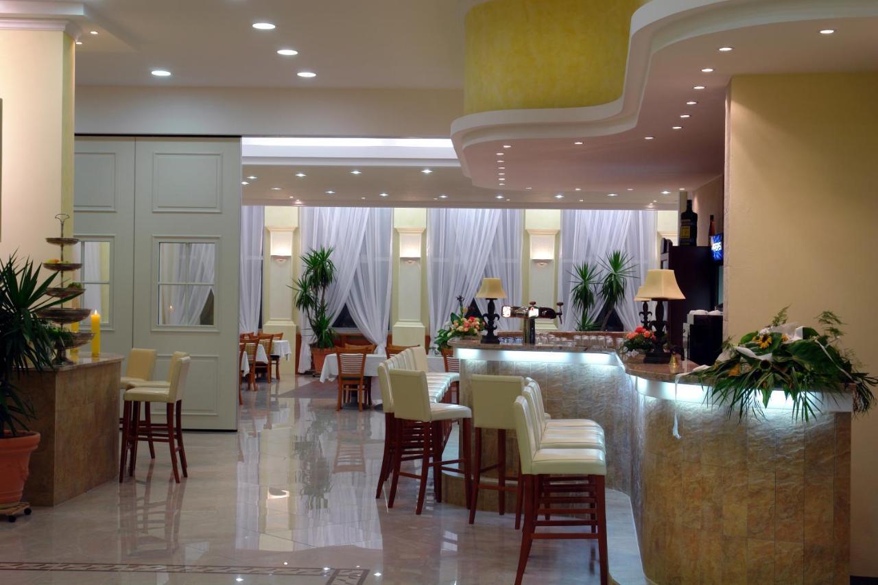 Hotel Bila Ruze Pisek  Ngoại thất bức ảnh